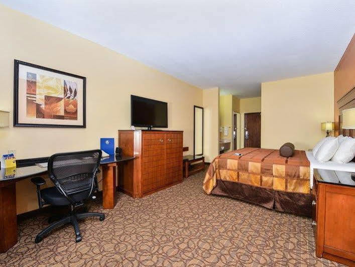 Best Western Plus Midwest Inn&Suites Salina Extérieur photo