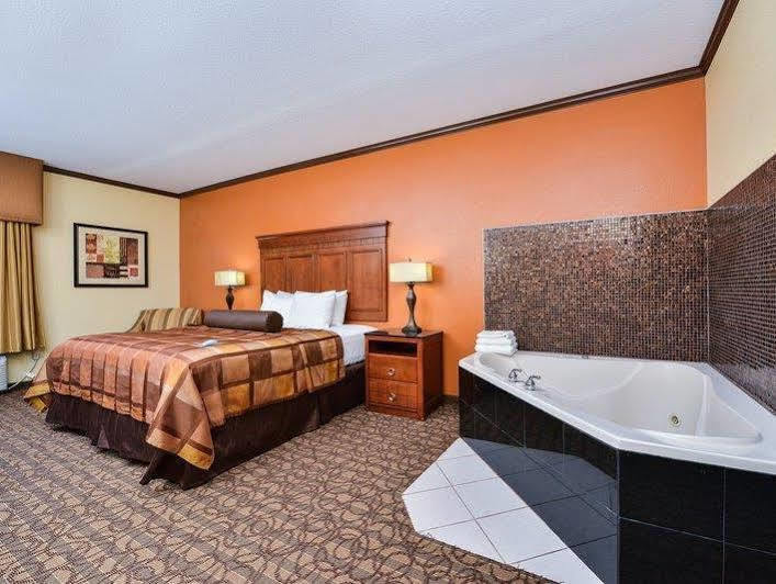 Best Western Plus Midwest Inn&Suites Salina Extérieur photo